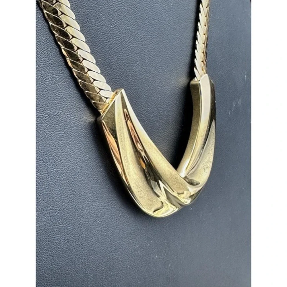 Vintage Napier Necklace Textured Gold Tone Art Deco Style Fold Over Clasp Signed